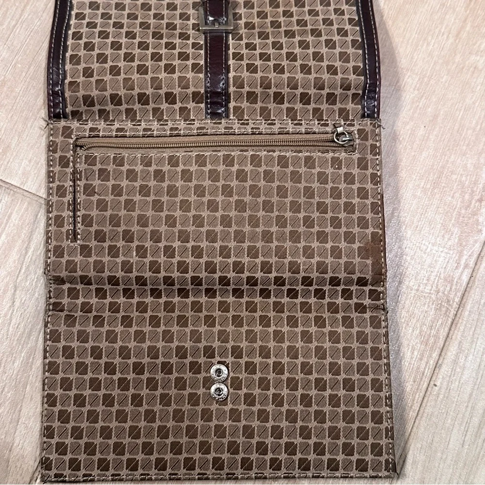 Nine West trifold wallet - multiple pockets